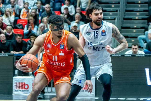 Chemnitz, Germany February 18, 2026 1 BBL 2025 2026 Niners Chemnitz vs MLP Academics Heidelberg Pictured from left in a duel Kostja Mushidi 99 and Marcel Keßen MLP Copyright: xFotostandx xNachtigallx
