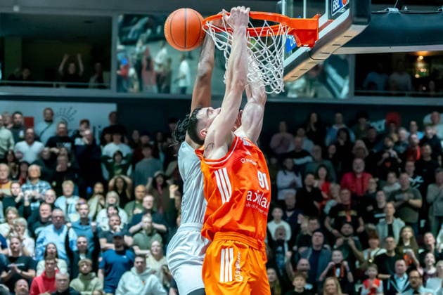 Chemnitz, Germany 18 February 2026 1 BBL 2025 2026 Niners Chemnitz vs MLP Academics Heidelberg In the picture Yordan Minchev 99 2 v li with a dunking Copyright: xFotostandx xNachtigallx