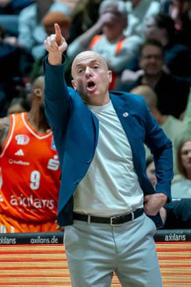 Chemnitz, Germany February 18, 2026 1 BBL 2025 2026 Niners Chemnitz vs MLP Academics Heidelberg In the picture Head Coach Rodrigo Pastore 99 Copyright: xFotostandx xNachtigallx