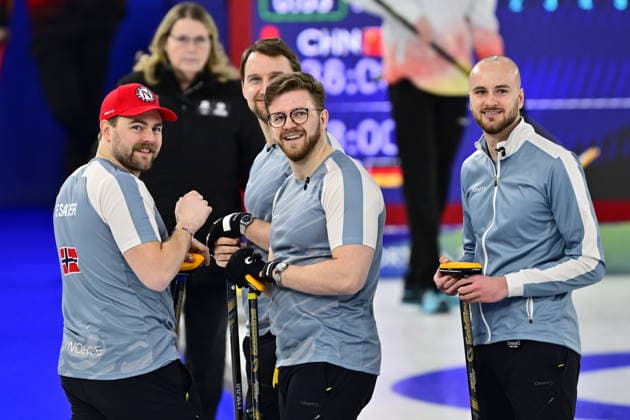 CORTINA, ITALIEN 20260219 Norges Martin Sesaker, Bendik Ramsfjell och Magnus Ramsfjell under herrarnas gruppspelsmatch, omgang 12, mellan Kanada och Norge i OS-curlingen i Cortina. *** Bilden ingar i SPORTPAKET. För övriga BETALBILD *** CORTINA ITALIEN x10030x *** CORTINA, ITALY 20260219 Norways Martin Sesaker, Bendik Ramsfjell and Magnus Ramsfjell during the mens group stage match, round 12, between Canada and Norway in the Olympic curling in Cortina Picture in SPORT PACKAGE For others PAY PICTURE CORTINA ITALY x10030x  Copyright: xJonasxEkströmer TTx OS 2026 CURLING HERRAR KANADA-NORGE