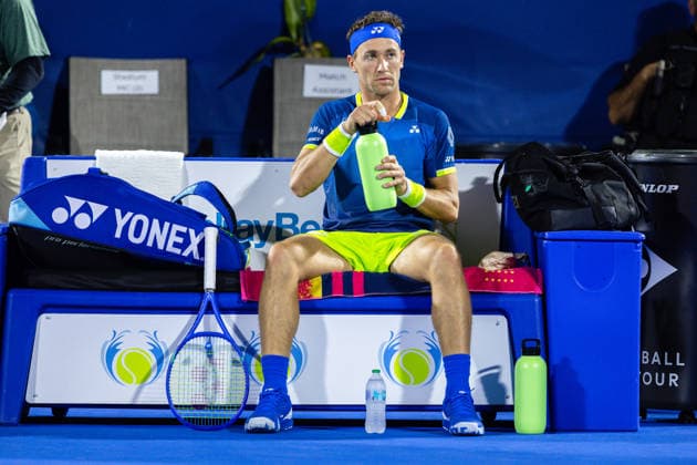 2026 Delray Beach Open - Day 3 Casper Ruud of Norway drinks water during his match on Day 3 of the Delray Beach Open at the Delray Tennis Center in Delray Beach, Florida, on February 18, 2026. Delray Beach FL United States  Copyright: xMauricioxPaizx originalFilename:paiz-2026delr260218_npHnV.jpg