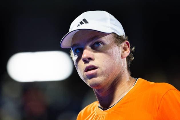 2026 Delray Beach Open - Day 3 Alex Michelsen of the USA looks to his box against Sebastian Korda of the USA during their match on Day 3 of the Delray Beach Open at the Delray Tennis Center in Delray Beach, Florida, on February 18, 2026. Delray Beach FL United States  Copyright: xMauricioxPaizx originalFilename:paiz-2026delr260218_npI9Q.jpg