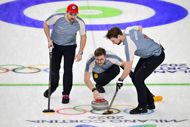 CORTINA, ITALY 20260219 Norway s Martin Sesaker, Bendik Ramsfjell and Magnus Ramsfjell during the men s group stage match, round 12, between Canada and Norway in the Olympic curling in Cortina. *** The image is included in the SPORTS PACKAGE. For others PAYMENT IMAGE *** CORTINA ITALY x10030x *** CORTINA, ITALY 20260219 Norway s Martin Sesaker, Bendik Ramsfjell and Magnus Ramsfjell during the men s group stage match, round 12, between Canada and Norway in the Olympic curling in Cortina The image is included in the SPORTS PACKAGE For others PAYMENT IMAGE CORTINA ITALY x10030x  Copyright: xJonasxEkströmer TTx 2026 OLYMPICS MEN S CURLING CANADA-NORWAY