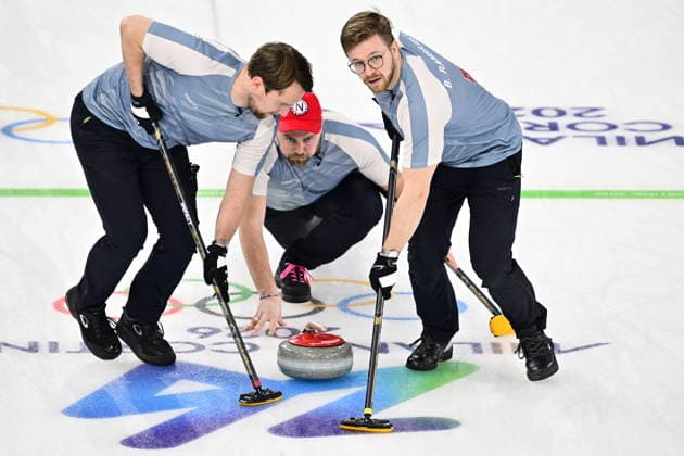 CORTINA, ITALY 20260219 Norway s Martin Sesaker, Bendik Ramsfjell and Magnus Ramsfjell during the men s group stage match, round 12, between Canada and Norway in the Olympic curling in Cortina. *** The image is included in the SPORTS PACKAGE. For others PAYMENT IMAGE *** CORTINA ITALY x10030x *** CORTINA, ITALY 20260219 Norway s Martin Sesaker, Bendik Ramsfjell and Magnus Ramsfjell during the men s group stage match, round 12, between Canada and Norway in the Olympic curling in Cortina The image is included in the SPORTS PACKAGE For others PAYMENT IMAGE CORTINA ITALY x10030x  Copyright: xJonasxEkströmer TTx 2026 OLYMPICS MEN S CURLING CANADA-NORWAY