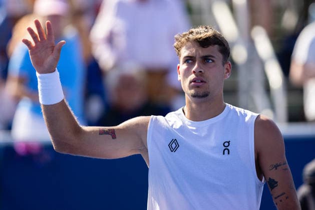 2026 Delray Beach Open - Day 3 - Flavio Cobolli (ITA) Vs Terence Atmane (FRA) Flavio Cobolli of Italy celebrates defeating Terence Atmane of France during their match on Day 3 of the Delray Beach Open at the Delray Tennis Center in Delray Beach, Florida, on February 18, 2026. Delray Beach FL United States  Copyright: xMauricioxPaizx originalFilename:paiz-2026delr260218_nplDr.jpg