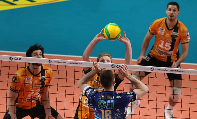 Fedor Ivanov on the ball, Kamil Semeniuk duel Game scene Action Sport Volleyball CEV Champions League Men Season 2025 2026 18 02 2026 BR Volleys Berlin BRV vs Sir Sicoma Monini Perugia