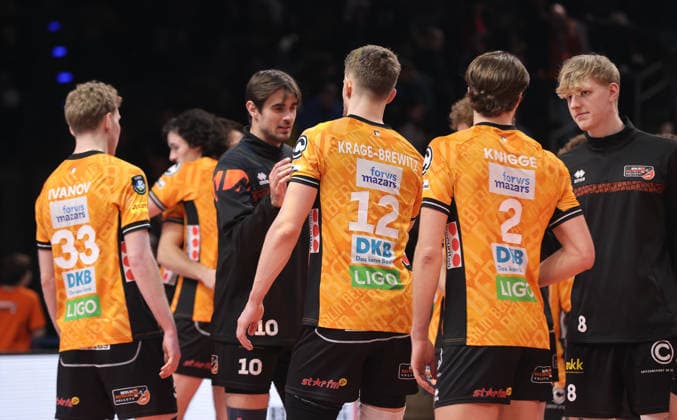 Fedor Ivanov, Daniel Malescha, Florian Krage Brewitz, Matthew Knigge, BR Volleys team disappointed after the end of the match Disappointment Sport Volleyball CEV Champions League Men Season 2025 2026 18 02 2026 BR Volleys Berlin BRV vs Sir Sicoma Monini Perugia