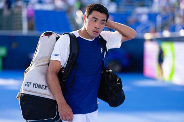 2026 Delray Beach Open - Day 3 - Coleman Wong (Hong Kong) Vs Brandon Nakashima (USA) Brandon Nakashima of the USA walks out of the court after his loss against Coleman Wong of Hong Kong during their match on Day 3 of the Delray Beach Open at the Delray Tennis Center in Delray Beach, Florida, on February 18, 2026. Delray Beach FL United States  Copyright: xMauricioxPaizx originalFilename:paiz-2026delr260218_npXns.jpg