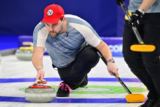 CORTINA, ITALY 20260219 Norway s Martin Sesaker during the men s group stage match, round 12, between Canada and Norway in the Olympic curling in Cortina. *** The image is included in the SPORTS PACKAGE. For others PAYMENT IMAGE *** CORTINA ITALY x10030x *** CORTINA, ITALY 20260219 Norway s Martin Sesaker during the men s group stage match, round 12, between Canada and Norway in the Olympic curling in Cortina The image is included in the SPORTS PACKAGE For others PAYMENT IMAGE CORTINA ITALY x10030x  Copyright: xJonasxEkströmer TTx 2026 OLYMPICS MEN S CURLING CANADA-NORWAY