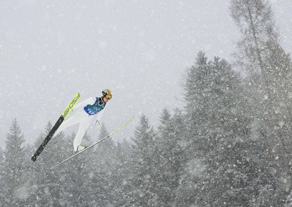 (260219) -- PREDAZZO, Feb. 19, 2026 -- Jens Luraas Oftebro of Norway competes during the Ski jumping, Skispringen, Ski, nordisch trial round of the nordic combined team sprint at the 2026 Milan-Cortina Winter Olympics in Predazzo, Italy, Feb. 19, 2026. ) (MICO2026)ITALY-PREDAZZO-OLYMPIC Winter games, Winterspiele,Spiele, Summer games NORDIC COMBINED-TEAM SPRINT MengxYongmin 