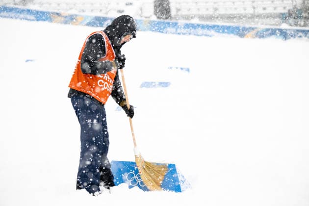260219 A crew member sweeps snow off the track markings during the nordic combined team sprint cross-country skiing during day 12 of the 2026 Winter Olympics on February 19, 2026 in Val di Fiemme. Photo: Maxim Thore BILDBYRAN kod MT MT0997 nordisk kombination nordic combined nordisk kombinert Olympic Games, Olympische Spiele, Olympia, OS olympics winter olympics os ol olympiska spel vinter-os olympiske leker milano cortina 2026 milan cortina 2026 milano cortina 2026 olympic games milano cortina 2026 winter olympic games milano cortina-os milano cortina-ol vinter-ol 12 bbeng *** 260219 A crew member sweeps snow off the track markings during the nordic combined team sprint cross country skiing during day 12 of the 2026 Winter Olympics on February 19, 2026 in Val di Fiemme Photo Maxim Thore BILDBYRAN code MT MT0997 nordic combined nordic combined nordic combined olympic games olympics winter olympics os ol olympiska spel vinter os olympiske leker milano cortina 2026 milan cortina 2026 milano cortina 2026 olympic games milano cortina 2026 winter olympic games milano cortina os milano cortina ol vinter ol 12 bbeng  Copyright: MAXIMxTHORE BB260219MT013