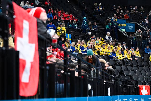 MILAN, ITALY 20260219 Swedish supporters before the women s bronze medal match in Ice hockey, Eishockey between Switzerland and Sweden at the Santagiulia Arena during the Milan Olympics. *** The image is included in the SPORTS PACKAGE. For others PAID IMAGE *** MILANO ITALY x10070x *** MILAN, ITALY 20260219 Swedish supporters before the women s bronze medal match in ice hockey between Switzerland and Sweden at the Santagiulia Arena during the Milan Olympics The image is included in the SPORTS PACKAGE For others PAID IMAGE MILANO ITALY x10070x  Copyright: xJessicaxGow TTx 2026 OLYMPICS ICE HOCKEY SWITZERLAND-SWEDEN BRONZE MATCH