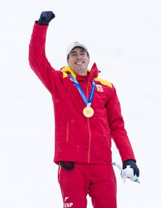 OLYMPICS - Winter Olympic Games, Olympische Spiele, Olympia, OS Milano Cortina 2026 BORMIO,ITALY,19.FEB.26 - OLYMPICS, SKI MOUNTAINEERING - Winter Olympic Games Milano Cortina 2026, sprint race, medal ceremony. Image shows Oriol Cardona Coll (ESP). Keywords: medal.  GEPAxpictures xHaraldxSteiner