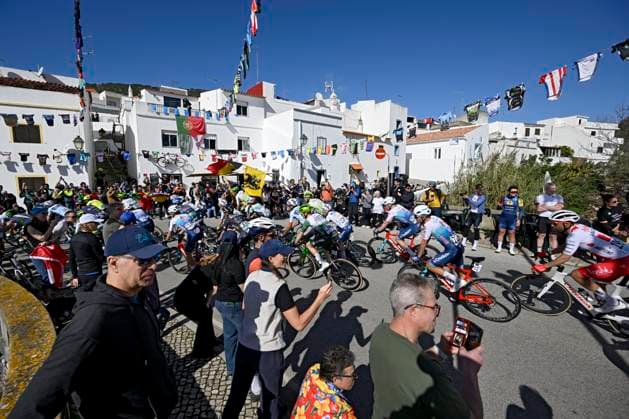 Volta Algarve 2026 Stage 2 FOIA (MONCHIQUE), PORTUGAL - FEBRUARY 19 : illustration picture supporters during stage 2 of the 52th edition of Volta Algarve an UCI ProSeries 2.Pro cycling road race stage for Men Elite of 147.2 km with start in Portimao and finish in Foia (Monchique) on February 19, 2026 in Foia (Monchique), Portugal, 19 02 2026 ( Motordriver Guy De Vuyst - Foia (Monchique) Portugal  Copyright: xNicoxVereeckenx