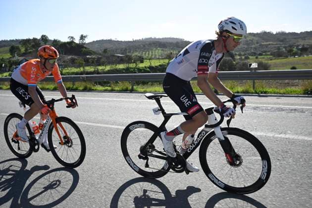 Volta Algarve 2026 Stage 2 FOIA (MONCHIQUE), PORTUGAL - FEBRUARY 19 : Grossschartner Felix (AUT) of UAE Team Emirates - XRG, Jungels Bob (LUX) of INEOS Grenadiers during stage 2 of the 52th edition of Volta Algarve an UCI ProSeries 2.Pro cycling road race stage for Men Elite of 147.2 km with start in Portimao and finish in Foia (Monchique) on February 19, 2026 in Foia (Monchique), Portugal, 19 02 2026 ( Motordriver Guy De Vuyst - Foia (Monchique) Portugal  Copyright: xNicoxVereeckenx