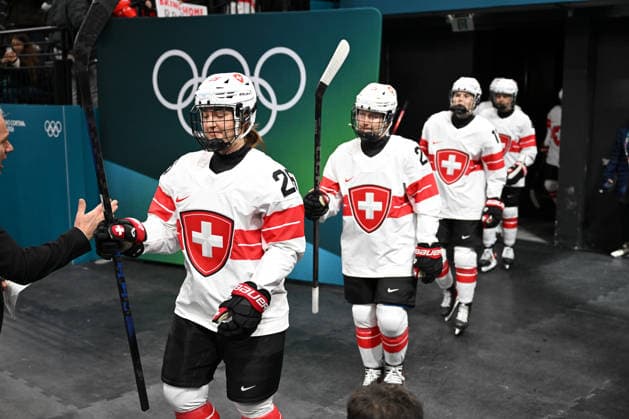 Suisse enter the field of play during Women s Ice hockey, Eishockey - Bronze Medal - Switzerland vs Sweden, Olympic Winter games, Winterspiele,Spiele, Summer games Milano-Cortina 2026 in Milano, Italy, February 19 2026  Copyright: xFilippoxTomasi IPAxSportx xipa-agency.netx xx IPA_71732065 IPA_Agency_IPA71732065
