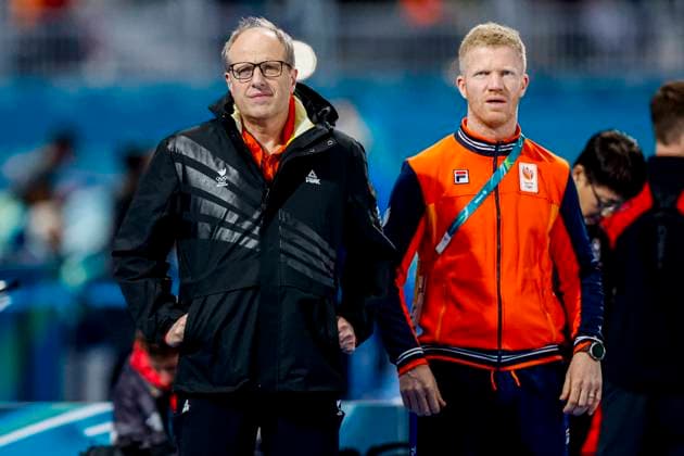 coach Jac Orie of Team Belgium and coach Ben Jongeman of TeamNL looks on before atheletes Men s 1500m, Milano Cortina 2026 Winter Olympics: Day 13, Speed skating, Eisschnelllauf - Milano Cortina 2026 Winter Olympics: Day 13, Milano Speed Skating Stadium, February 19, 2026, Milan, Italy.