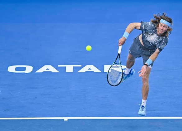 ATP, Tennis Herren QATAR EXXONMOBIL OPEN-QUARTER FINAL - 19 Feb 2026 Andrey Rublev of Russia is seen in action against Stefanos Tsitsipas of Greece ( not in view) during their men s singles quarter final match at the ATP Qatar Exxonmobil Open 2026 tennis tournament at the Khalifa International Tennis Complex. Andrey Rublev won against Stefanos Tsitsipas 6-3,7-6.?? Doha Qatar Copyright: xNoushadxVariyattiyakkalx xSOPAxImagesx NVRITYAKAL1-011