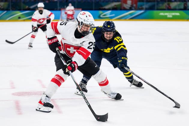 260219 Alina Muller of Switzerland and Lisa Johansson of Sweden in the women s Ice hockey, Eishockey bronze medal game between Switzerland and Sweden during day 13 of the 2026 Winter Olympics on February 19, 2026 in Milan. Photo: Emma Wallskog BILDBYRAN kod EW EW0642 ishockey ice hockey Olympic Games, Olympische Spiele, Olympia, OS olympics winter olympics os ol olympiska spel vinter-os olympiske leker milano cortina 2026 milan cortina 2026 milano cortina 2026 olympic games milano cortina 2026 winter olympic games milano cortina-os milano cortina-ol vinter-ol 13 bbeng sverige sweden switzerland schweiz dam bronsmatch *** 260219 Alina Muller of Switzerland and Lisa Johansson of Sweden in the women s ice hockey bronze medal game between Switzerland and Sweden during day 13 of the 2026 Winter Olympics on February 19, 2026 in Milan Photo Emma Wallskog BILDBYRAN kod EW EW0642 ishockey ice hockey olympic games olympics winter olympics os ol olympiska spel vinter os olympiske leker milano cortina 2026 milan cortina 2026 milano cortina 2026 olympic games milano cortina 2026 winter olympic games milano cortina os milano cortina ol vinter ol 13 bbeng sverige sweden switzerland schweiz dam bronsmatch  Copyright: EMMAxWALLSKOG BB260219EW042