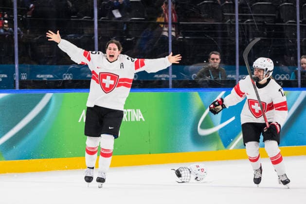 260219 Naemi Herzig of Switzerland celebrates after the women s Ice hockey, Eishockey bronze medal game between Switzerland and Sweden during day 13 of the 2026 Winter Olympics on February 19, 2026 in Milan. Photo: Carl Sandin BILDBYRAN kod CS EW0642 ishockey ice hockey Olympic Games, Olympische Spiele, Olympia, OS olympics winter olympics os ol olympiska spel vinter-os olympiske leker milano cortina 2026 milan cortina 2026 milano cortina 2026 olympic games milano cortina 2026 winter olympic games milano cortina-os milano cortina-ol vinter-ol 13 bbeng sverige sweden switzerland schweiz dam bronsmatch jubel *** 260219 Naemi Herzig of Switzerland celebrates after the women s ice hockey bronze medal game between Switzerland and Sweden during day 13 of the 2026 Winter Olympics on February 19, 2026 in Milan Photo Carl Sandin BILDBYRAN code CS EW0642 ice hockey ice hockey olympic games olympics winter olympics os ol olympiska spel vinter os olympiske leker milano cortina 2026 milan cortina 2026 milano cortina 2026 olympic games milano cortina 2026 winter olympic games milano cortina os milano cortina ol vinter ol 13 bbeng sverige sweden switzerland schweiz dam bronsmatch jubel  Copyright: CARLxSANDIN BB260219CS054