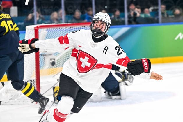 19 02 2026, Milano, Santa Giulia Ice hockey, Eishockey Arena, Winter Olympics: Bronze Final Switzerland - Sweden (Ice Hockey Women), Alina Muller of Switzerland celebrate his bronze winning goal Milano Santa Giulia Ice Hockey Arena Lombardy Italy *** 19 02 2026, Milano, Santa Giulia Ice Hockey Arena, Winter Olympics Bronze Final Switzerland Sweden Ice Hockey Women , Alina Muller of Switzerland celebrate his bronze winning goal Milano Santa Giulia Ice Hockey Arena Lombardy Italy Copyright: xJustPictures.ch AndreaxBrancax jp-en-AnBr-AB-AAB_883319022026