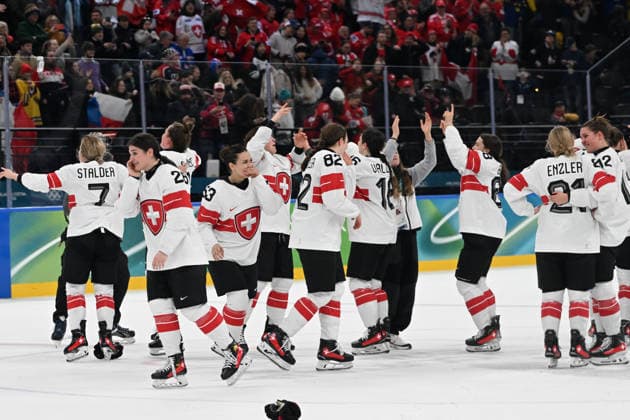 Suisse win the bronze medal celebration during Women s Ice hockey, Eishockey - Bronze Medal - Switzerland vs Sweden, Olympic Winter games, Winterspiele,Spiele, Summer games Milano-Cortina 2026 in Milano, Italy, February 19 2026  Copyright: xFilippoxTomasi IPAxSportx xipa-agency.netx xx IPA_71734565 IPA_Agency_IPA71734565