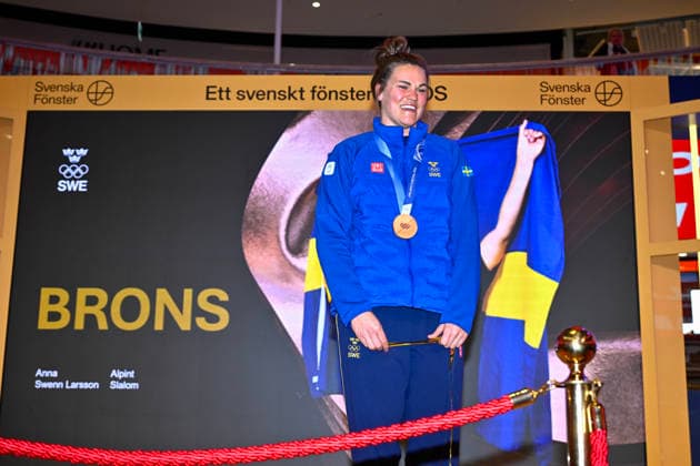 STOCKHOLM, SWEDEN 20260219 Anna Swenn-Larsson, Olympic bronze medalist in slalom, is celebrated after her homecoming at the Olympiafestivalen in Westfield Mall of Scandinavia in Solna on Thursday. STOCKHOLM SWEDEN x10040x *** STOCKHOLM, SWEDEN 20260219 Anna Swenn Larsson, Olympic bronze medalist in slalom, is celebrated after her homecoming at the Olympiafestivalen in Westfield Mall of Scandinavia in Solna on Thursday STOCKHOLM SWEDEN x10040x  Copyright: xAndersxWiklund TTx HOMECOMING CELEBRATION ANNA SWEEN LARSSON