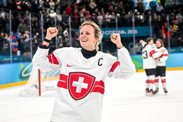 19 02 2026, Milano, Santa Giulia Ice hockey, Eishockey Arena, Winter Olympics: Bronze Final Switzerland - Sweden (Ice Hockey Women), Lara Stalder of Switzerland celebrate the victory of the bronze medal Milano Santa Giulia Ice Hockey Arena Lombardy Italy *** 19 02 2026, Milano, Santa Giulia Ice Hockey Arena, Winter Olympics Bronze Final Switzerland Sweden Ice Hockey Women , Lara Stalder of Switzerland celebrate the victory of the bronze medal Milano Santa Giulia Ice Hockey Arena Lombardy Italy Copyright: xJustPictures.ch AndreaxBrancax jp-en-AnBr-AB-DSC_094519022026