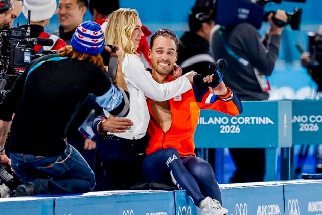 Joy Beune of the Netherlands celebrates with Kjeld Nuis of the Netherlands after Men s 1500m, Milano Cortina 2026 Winter Olympics: Day 13, Speed skating, Eisschnelllauf - Milano Cortina 2026 Winter Olympics: Day 13, Milano Speed Skating Stadium, February 19, 2026, Milan, Italy.