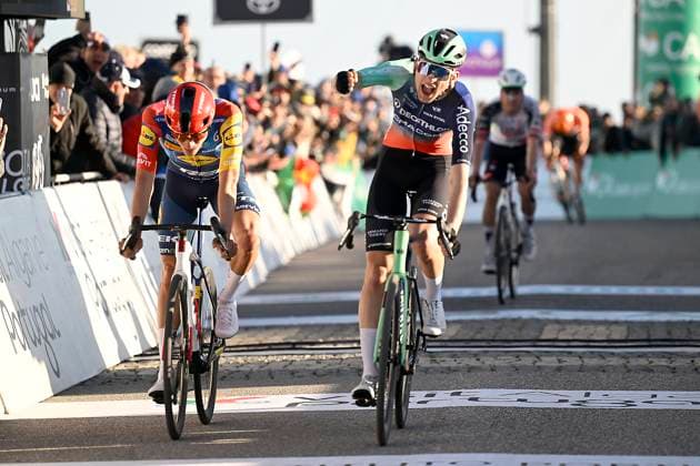 Volta Algarve 2026 Stage 2 FOIA (MONCHIQUE), PORTUGAL - FEBRUARY 19 : Seixas Paul (FRA) of Decathlon CMA CGM Team wins the sprint, second place for Ayuso Juan (ESP) of Lidl - Trek during stage 2 of the 52th edition of Volta Algarve an UCI ProSeries 2.Pro cycling road race stage for Men Elite of 147.2 km with start in Portimao and finish in Foia (Monchique) on February 19, 2026 in Foia (Monchique), Portugal, 19 02 2026 ( Motordriver Guy De Vuyst - Foia (Monchique) Portugal  Copyright: xNicoxVereeckenx