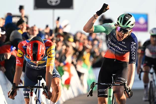 Volta Algarve 2026 Stage 2 FOIA (MONCHIQUE), PORTUGAL - FEBRUARY 19 : Seixas Paul (FRA) of Decathlon CMA CGM Team wins the sprint, second place for Ayuso Juan (ESP) of Lidl - Trek during stage 2 of the 52th edition of Volta Algarve an UCI ProSeries 2.Pro cycling road race stage for Men Elite of 147.2 km with start in Portimao and finish in Foia (Monchique) on February 19, 2026 in Foia (Monchique), Portugal, 19 02 2026 ( Motordriver Guy De Vuyst - Foia (Monchique) Portugal  Copyright: xNicoxVereeckenx