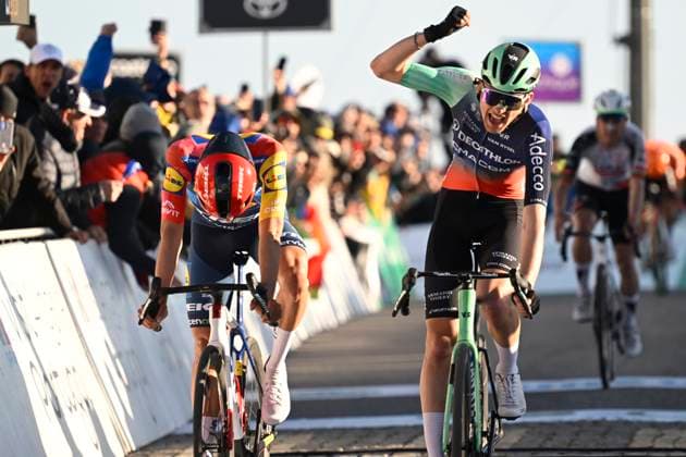 Volta Algarve 2026 Stage 2 FOIA (MONCHIQUE), PORTUGAL - FEBRUARY 19 : Seixas Paul (FRA) of Decathlon CMA CGM Team wins the sprint, second place for Ayuso Juan (ESP) of Lidl - Trek during stage 2 of the 52th edition of Volta Algarve an UCI ProSeries 2.Pro cycling road race stage for Men Elite of 147.2 km with start in Portimao and finish in Foia (Monchique) on February 19, 2026 in Foia (Monchique), Portugal, 19 02 2026 ( Motordriver Guy De Vuyst - Foia (Monchique) Portugal  Copyright: xNicoxVereeckenx