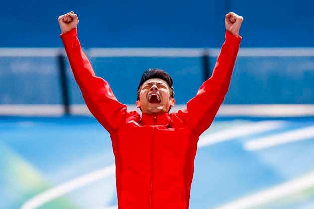 winner Zhongyan Ning of China celebrates during the medal ceremony after Men s 1500m, Milano Cortina 2026 Winter Olympics: Day 13, Speed skating, Eisschnelllauf - Milano Cortina 2026 Winter Olympics: Day 13, Milano Speed Skating Stadium, February 19, 2026, Milan, Italy.