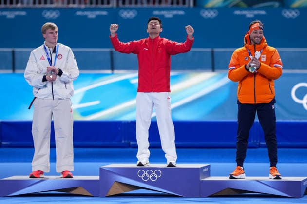 2026-02-19 - Milano Cortina 2026 Winter Olympics Speed skating, Eisschnelllauf 1500m Men MILAN, ITALY - FEBRUARY 19: Jordan Stolz of United States of America, Zhongyan Ning of China, Kjeld Nuis of Netherlands during the Speed Skating 1500m Men on day 15 of the Milano Cortina 2026 Winter Olympics at the Milano Speed Skating Arena on February 19, 2026 in Milan, Italy Milan Milano Speed Skating Arena Italy Content not available for redistribution in The Netherlands directly or indirectly through any third parties. Copyright: xAndrexWeeningx