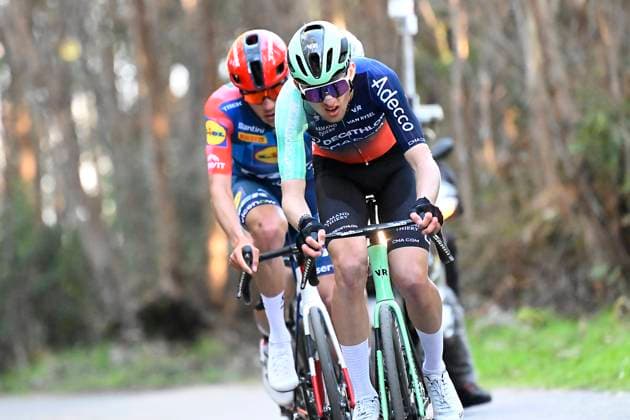 Volta Algarve 2026 Stage 2 FOIA (MONCHIQUE), PORTUGAL - FEBRUARY 19 : Seixas Paul (FRA) of Decathlon CMA CGM Team , Ayuso Juan (ESP) of Lidl - Trek during stage 2 of the 52th edition of Volta Algarve an UCI ProSeries 2.Pro cycling road race stage for Men Elite of 147.2 km with start in Portimao and finish in Foia (Monchique) on February 19, 2026 in Foia (Monchique), Portugal, 19 02 2026 ( Motordriver Guy De Vuyst - Foia (Monchique) Portugal  Copyright: xNicoxVereeckenx