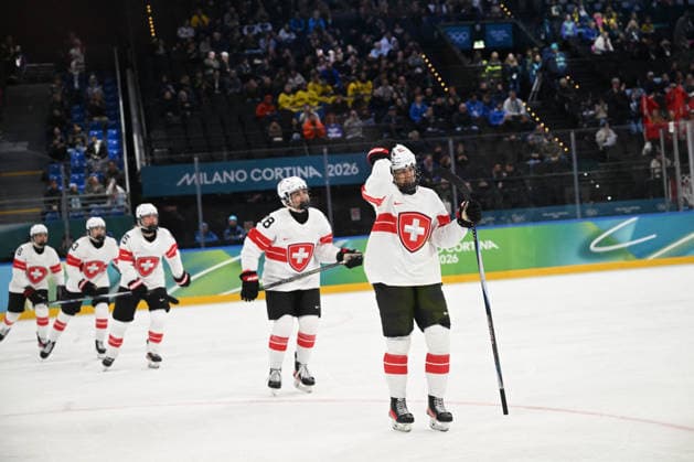 GIOCHI OLIMPICI - Olimpiadi Invernali Milano-Cortina 2026 - Women s Ice hockey, Eishockey - Bronze Medal - Switzerland vs Sweden Suisse team celebration during Women s Ice Hockey - Bronze Medal - Switzerland vs Sweden, Olympic Winter games, Winterspiele,Spiele, Summer games Milano-Cortina 2026 in Milano, Italy, February 19 2026 Cortina D Ampezzo Italy  Copyright: xIPAxSport ABACAx
