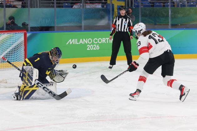 February 19, 2026, Milan, Lombardy, Italy: Ebba Svensson Traff 1 of Team Sweden blocks a penalty shot by Ivana Wey 13 of Team Switzerland in the women s Ice hockey, Eishockey bronze medal game during the Milano Cortina 2026 Olympic Winter games, Winterspiele,Spiele, Summer games at Milano Santagiulia Ice Hockey Arena. Olympics 2026: Milano Cortina: Ice Hockey-Women Finals - Bronze Medal Game-SWE V SUI  - ZUMAm117 20260219_oly_m117_015 Copyright: xDavidxMcIntyrex