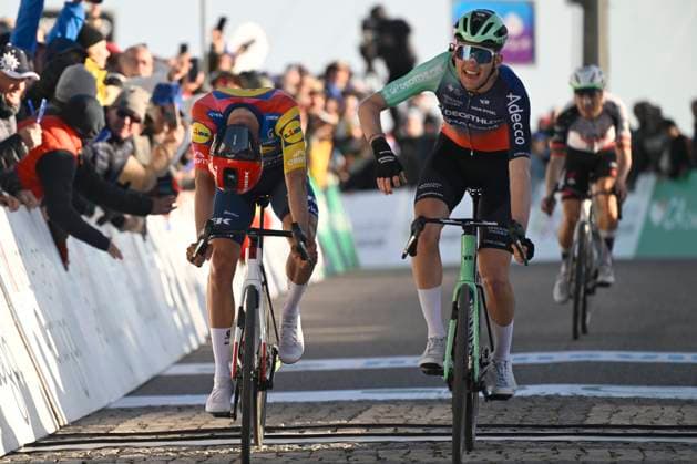 Volta Algarve 2026 Stage 2 FOIA (MONCHIQUE), PORTUGAL - FEBRUARY 19 : Seixas Paul (FRA) of Decathlon CMA CGM Team wins the sprint, second place for Ayuso Juan (ESP) of Lidl - Trek during stage 2 of the 52th edition of Volta Algarve an UCI ProSeries 2.Pro cycling road race stage for Men Elite of 147.2 km with start in Portimao and finish in Foia (Monchique) on February 19, 2026 in Foia (Monchique), Portugal, 19 02 2026 ( Motordriver Guy De Vuyst - Foia (Monchique) Portugal  Copyright: xNicoxVereeckenx