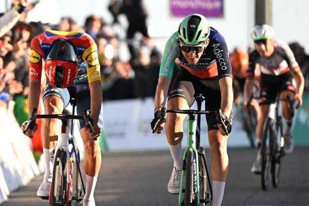Volta Algarve 2026 Stage 2 FOIA (MONCHIQUE), PORTUGAL - FEBRUARY 19 : Seixas Paul (FRA) of Decathlon CMA CGM Team wins the sprint, second place for Ayuso Juan (ESP) of Lidl - Trek during stage 2 of the 52th edition of Volta Algarve an UCI ProSeries 2.Pro cycling road race stage for Men Elite of 147.2 km with start in Portimao and finish in Foia (Monchique) on February 19, 2026 in Foia (Monchique), Portugal, 19 02 2026 ( Motordriver Guy De Vuyst - Foia (Monchique) Portugal  Copyright: xNicoxVereeckenx