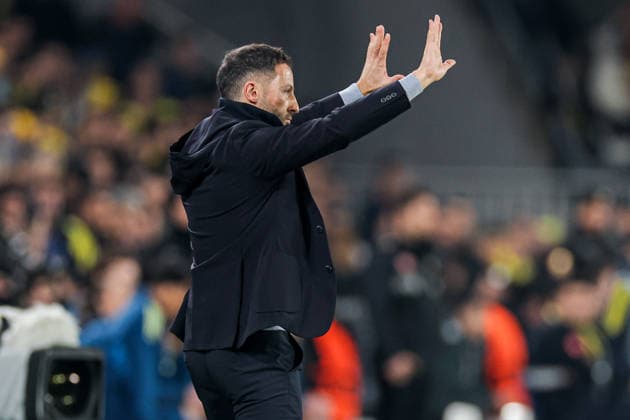 2026-02-19 Fenerbahce SK v Nottingham Forest FC - UEFA Europa League 2025 26 Knockout Play-off First Leg ISTANBUL, TURKEY - FEBRUARY 19: Head coach Domenico Tedesco of Fenerbahce SK coaching during the UEFA Europa League 2025 26 Knockout Play-off First Leg match between Fenerbahce SK and Nottingham Forest FC at Ulker Sukru Saracoglu Stadium on February 19, 2026 in Istanbul, Turkey. (Photo by BSR Agency) Istanbul Turkey Content not available for redistribution in The Netherlands directly or indirectly through any third parties. Copyright: xBSRxAgencyx