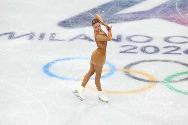 February 19, 2026, Milan, Lombardy, Italy: LOENA HENDRICKX of Belgium warms up before skating her Women s Single Skating free program in the Figure skating, Eiskunstlauf at the Milano Cortina 2026 Winter Olympic Games, Olympische Spiele, Olympia, OS Milan Italy - ZUMAc179 20260219_oly_c179_095 Copyright: xMickaelxChavetx