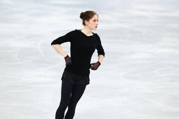 February 19, 2026, Milan, Lombardy, Italy: ISABEAU LEVITO of USA warms up before skating her Women s Single Skating free program in the Figure skating, Eiskunstlauf at the Milano Cortina 2026 Winter Olympic Games, Olympische Spiele, Olympia, OS Milan Italy - ZUMAc179 20260219_oly_c179_097 Copyright: xMickaelxChavetx