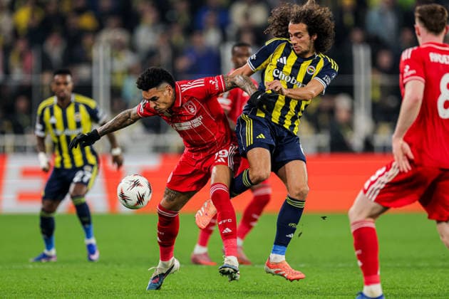 2026-02-19 Fenerbahce SK v Nottingham Forest FC - UEFA Europa League 2025 26 Knockout Play-off First Leg ISTANBUL, TURKEY - FEBRUARY 19: Igor Jesus of Nottingham Forest FC, Matteo Guendouzi of Fenerbahce SK battle for the ball during the UEFA Europa League 2025 26 Knockout Play-off First Leg match between Fenerbahce SK and Nottingham Forest FC at Ulker Sukru Saracoglu Stadium on February 19, 2026 in Istanbul, Turkey. (Photo by BSR Agency) Istanbul Turkey Content not available for redistribution in The Netherlands directly or indirectly through any third parties. Copyright: xBSRxAgencyx