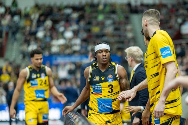 Brandon Tischler MHP RIESEN Ludwigsburg, 24 , Stefan Smith MHP RIESEN Ludwigsburg, 03 , GER, MHP Riesen vs Syntainics MBC Weissenfels, Basketball Bundesliga, easycredit BBL, 21 Matchday, Season 2025 2026, 19 02 2026, GER, MHP Riesen vs Syntainics MBC Weissenfels, Basketball Bundesliga, easycredit BBL, 21 Matchday, Season 2025 2026, 19 02 2026 Ludwigsburg Copyright: xEibner-Pressefoto SaschaxWaltherx EP_EER