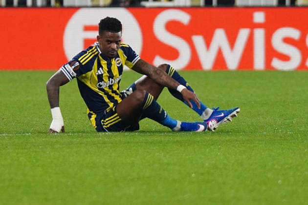 ISTANBUL, TURKEY - FEBRUARY 19: Nelson Semedo of Fenerbahce SK injured during the UEFA Europa League 2025 26 Knockout Play-off First Leg match between Fenerbahce SK and Nottingham Forest FC at Fenerbahce Chobani Stadium on February 19, 2026 in Istanbul, Turkey. Istanbul Turkey Copyright: xSeskimphotox FBahce-Notham-190226 (10)
