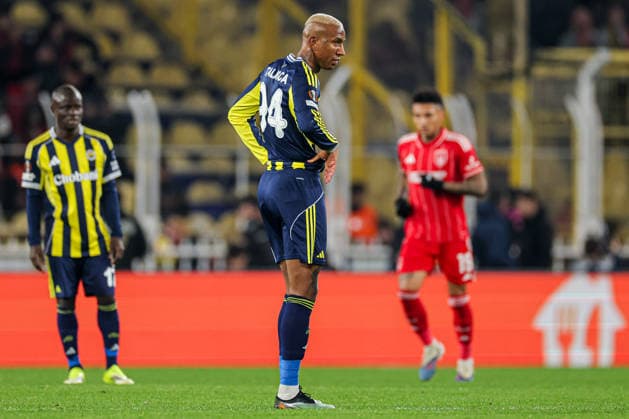 2026-02-19 Fenerbahce SK v Nottingham Forest FC - UEFA Europa League 2025 26 Knockout Play-off First Leg ISTANBUL, TURKEY - FEBRUARY 19: Anderson Talisca of Fenerbahce SK looks dejected during the UEFA Europa League 2025 26 Knockout Play-off First Leg match between Fenerbahce SK and Nottingham Forest FC at Ulker Sukru Saracoglu Stadium on February 19, 2026 in Istanbul, Turkey. (Photo by BSR Agency) Istanbul Turkey Content not available for redistribution in The Netherlands directly or indirectly through any third parties. Copyright: xBSRxAgencyx