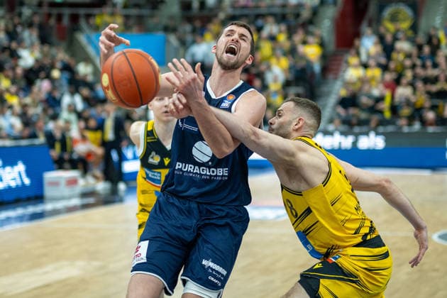 Kresimir Nikic Syntainics MBC, 09 , Jonas Wohlfarth Bottermann MHP RIESEN Ludwigsburg, 18 , GER, MHP Riesen vs Syntainics MBC Weissenfels, Basketball Bundesliga, easycredit BBL, Matchday 21, Season 2025 2026, 19 02 2026, GER, MHP Riesen vs Syntainics MBC Weissenfels, Basketball Bundesliga, easycredit BBL, Matchday 21, Season 2025 2026, 19 02 2026 Ludwigsburg Copyright: xEibner-Pressefoto SaschaxWaltherx EP_EER