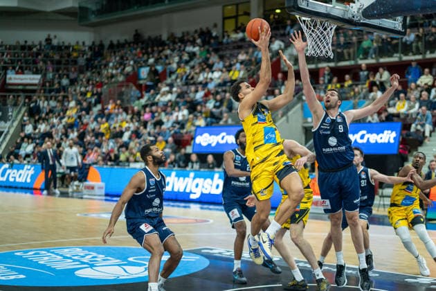 Brandon Tischler MHP RIESEN Ludwigsburg, 24 , Kresimir Nikic Syntainics MBC, 09 , GER, MHP Riesen vs Syntainics MBC Weissenfels, Basketball Bundesliga, easycredit BBL, 21 Matchday, Season 2025 2026, 19 02 2026, GER, MHP Riesen vs Syntainics MBC Weissenfels, Basketball Bundesliga, easycredit BBL, 21 Matchday, Season 2025 2026, 19 02 2026 Ludwigsburg Copyright: xEibner-Pressefoto SaschaxWaltherx EP_EER