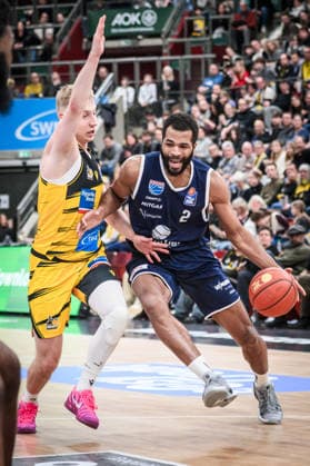 Andrew Harrison Syntainics MBC, 02 vs Toms Skuja MHP RIESEN Ludwigsburg, 05 GER, MHP Riesen Ludwigsburg vs Syntainics MBC, Basketball Bundesliga, easycredit BBL, 21 Matchday, Season 2025 2026, 19 02 2026 GER, MHP Riesen Ludwigsburg vs Syntainics MBC, Basketball Bundesliga, easycredit BBL, 21 Matchday, Season 2025 2026, 19 02 2026 Ludwigsburg Copyright: xSandyxDinkelackerx EP_SDR