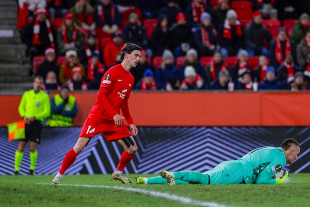 UEFA Europa League SK Brann Bologna Bergen 20260219 Brann s Ulrik Mathisen and Bologna s goalkeeper Lukasz Skorupski in the UEFA Europa League match between SK Brann and Bologna at Brann Stadium Photo Paul S Amundsen NTB Bergen Norway EDITORIAL USE ONLY RESTRICTED USE FOR BETTING COMPANIES  Copyright: xPaulxS.xAmundsenx xNTBx